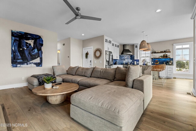 Building Photo - 20 Channel Ave