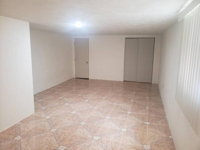 Foto del edificio - 2924 Schyler St