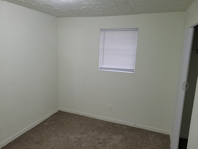 Building Photo - 1541 W 1st St