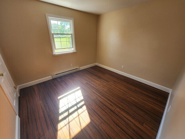 Foto del edificio - 15475 Oak Rd