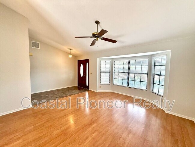Building Photo - 11732 Spanish Lake Dr