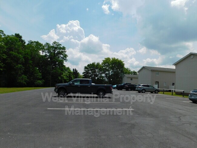 Foto del edificio - 581 Prosperity Rd