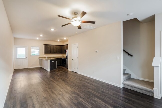 Building Photo - 6082 Cullen Dr