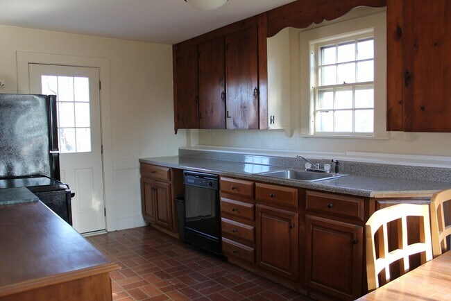 Foto del edificio - 134 Sandwich Rd