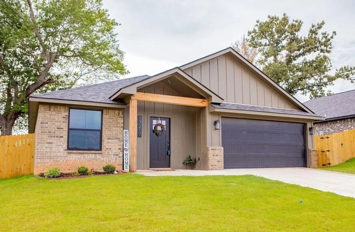 Primary Photo - Coming Soon! Stunning 4 Bed 2 Bath in Lind...