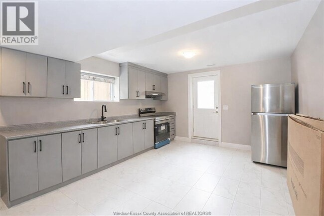 Building Photo - 726 Faleria St