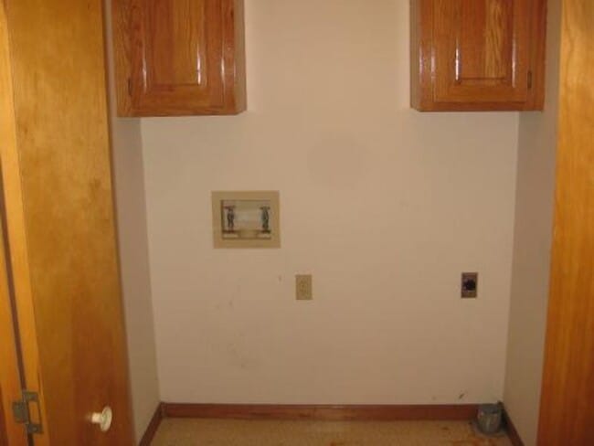 Foto del edificio - Great All Brick Lovely Home-Rent To Own!
