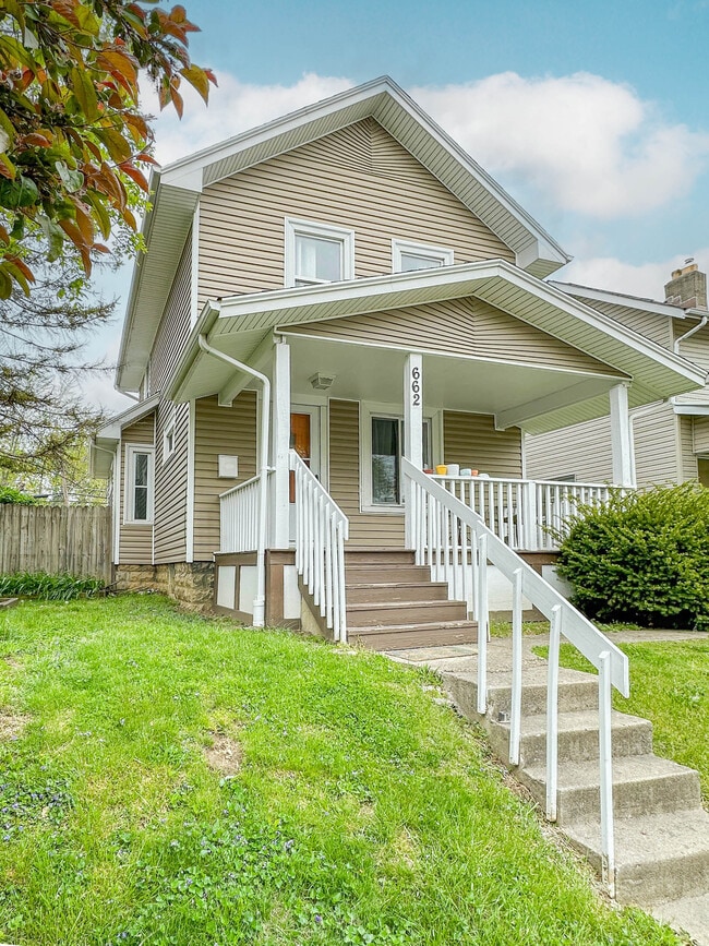 Building Photo - 662 Southwood Avenue
