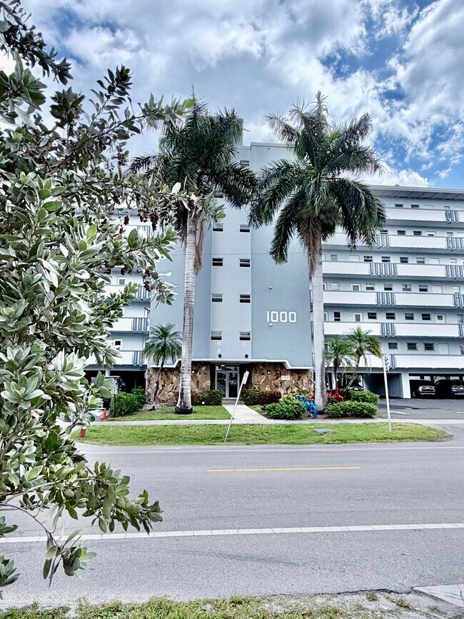 Foto del edificio - 1000 NE 14th Ave