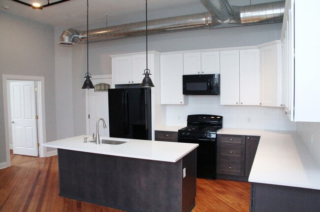 Foto del edificio - 321 E Williams St