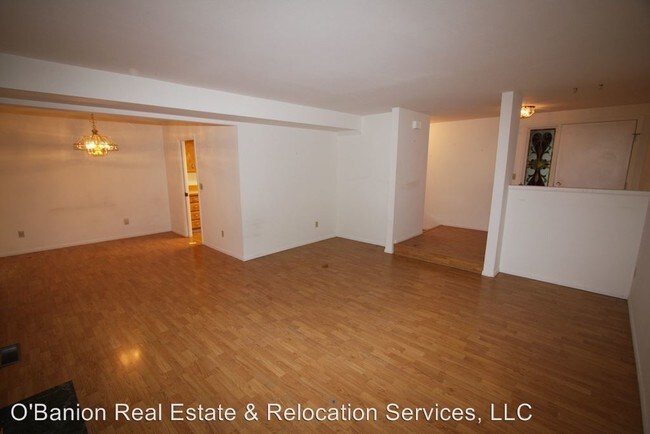 Building Photo - 3 br, 2.5 bath House - 1941 Eastridge Drive