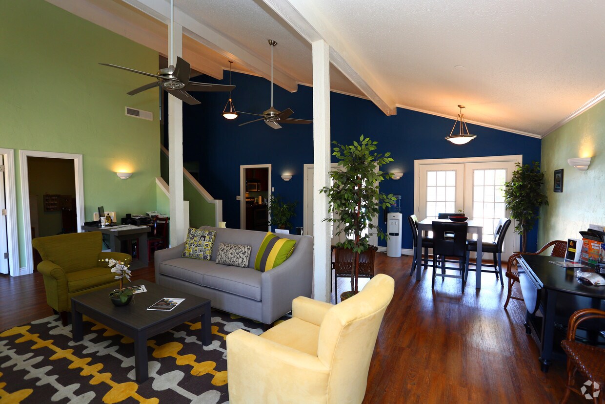 Vines at Edmond Apartments Edmond, OK