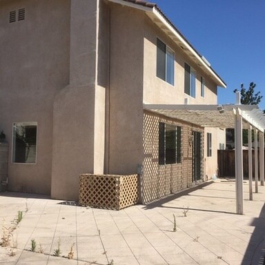 Building Photo - 10562 Palomino Cir