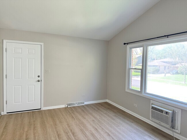 Foto del edificio - 525 Ryan Ln