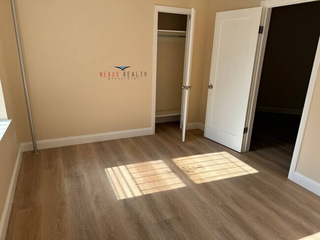 Foto del edificio - 43-22 58th St
