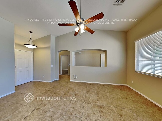 Foto del edificio - 16223 W Jefferson St