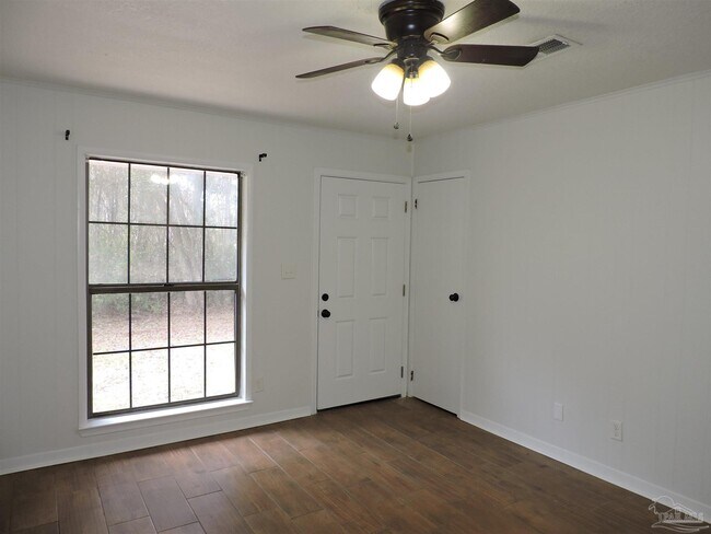 Foto del edificio - 5720 Fairway Dr