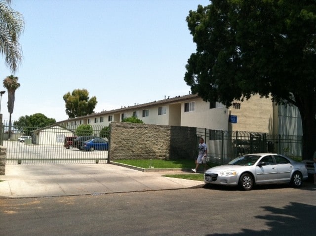 Building Photo - New Brittany Terrace