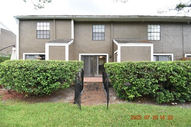 Foto del edificio - 16539 Lake Brigadoon Cir