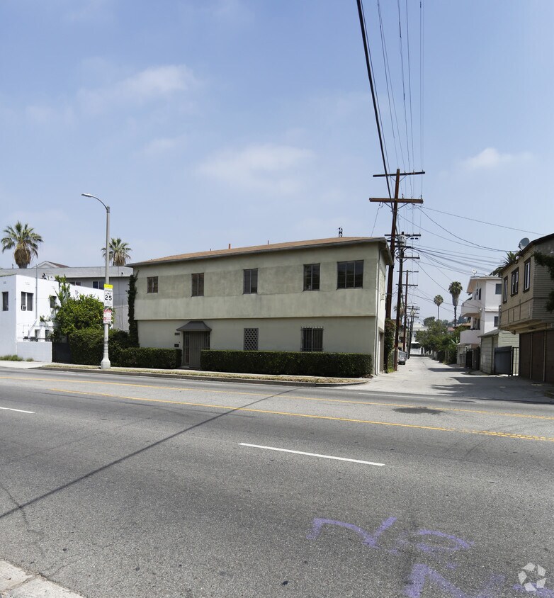 Building Photo - 3121 W 3rd St
