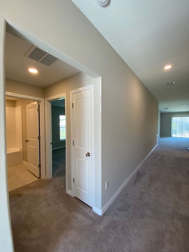 Building Photo - Hills Of Tuscany - Great Location, 3/2/2 ***WON'T LAST***