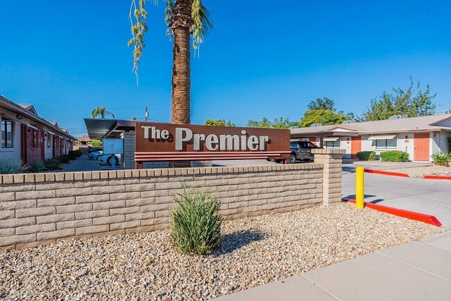 Interior Photo - *1/2 OFF OF YOUR 1ST FULL MONTHS RENT* Dis...