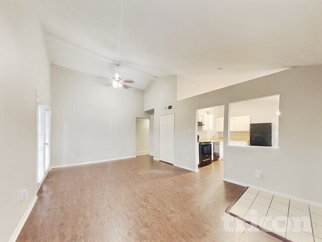 Building Photo - 24022 4 Sixes Ln