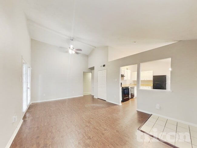 Foto del edificio - 24022 4 Sixes Ln