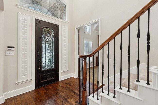 Building Photo - 4407 Lindenwood Dr