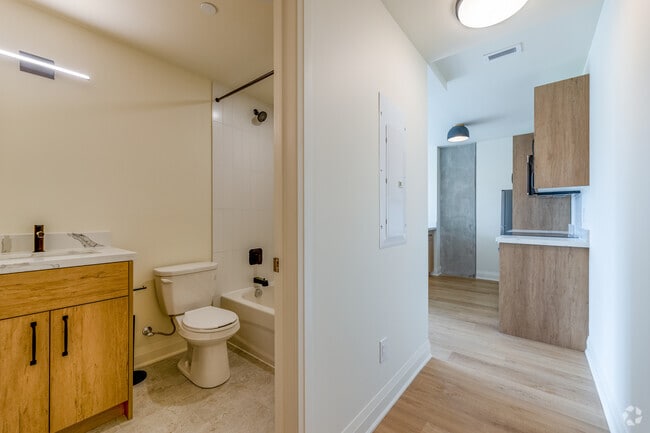 1BR, 1BA - 644SF - Bathroom - 11 Robert