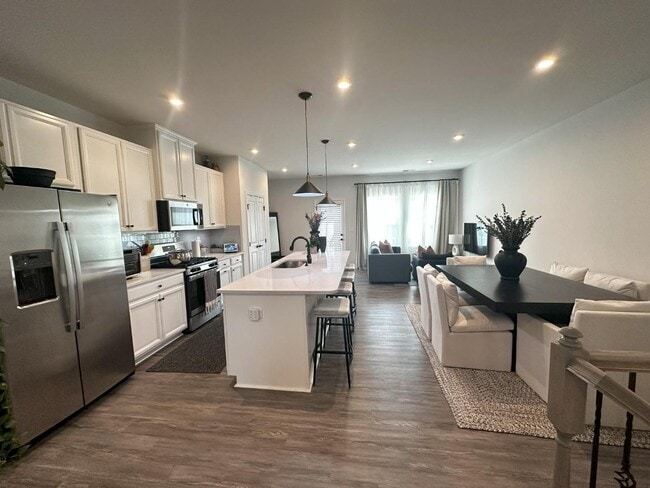 Building Photo - 10872 Overlook Mountain Dr
