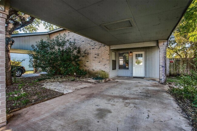 Building Photo - 106 Verna Spur