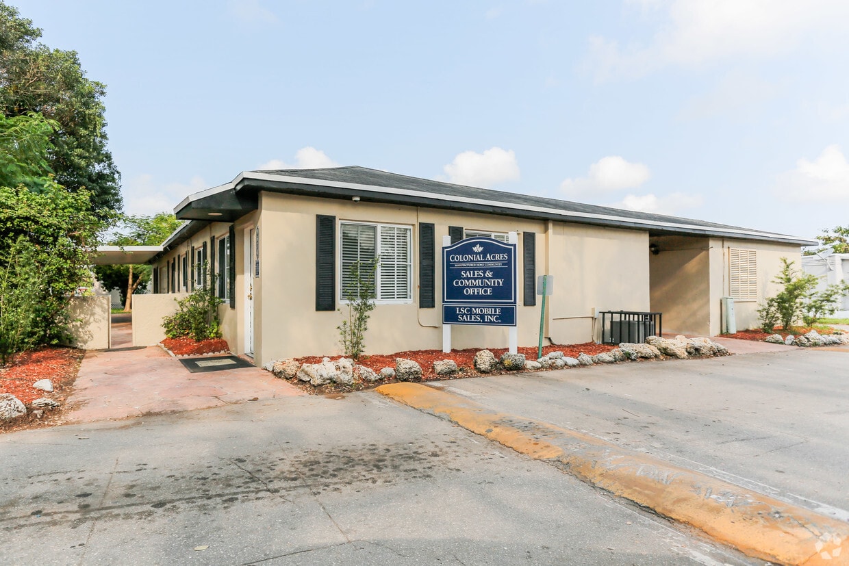 Primary Photo - Colonial Acres