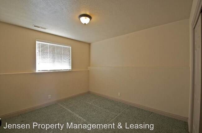 Building Photo - 5 br, 3.5 bath House - 830 South 330 East ...