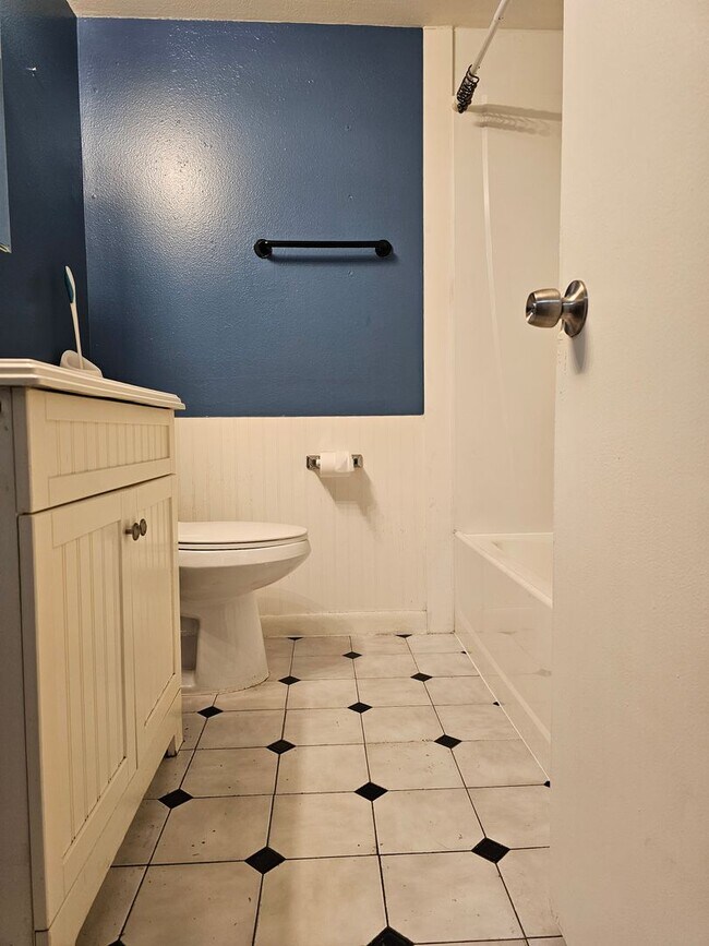 Foto del edificio - Garden level loft