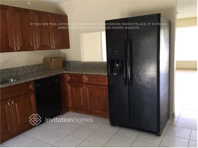 Foto del edificio - 6117 Blue Grass Cir