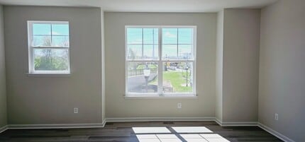 Building Photo - 2550 Hopton Ln