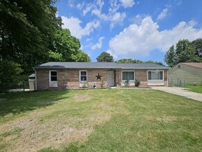 Building Photo - 3413 Newport Dr