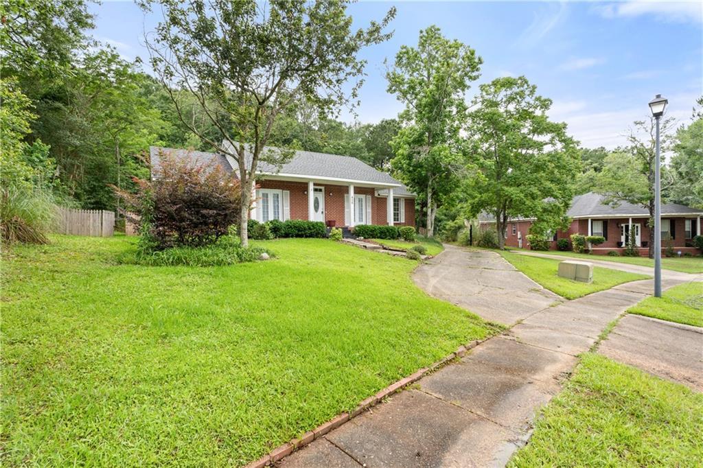 Primary Photo - 408 Lakeview Dr W