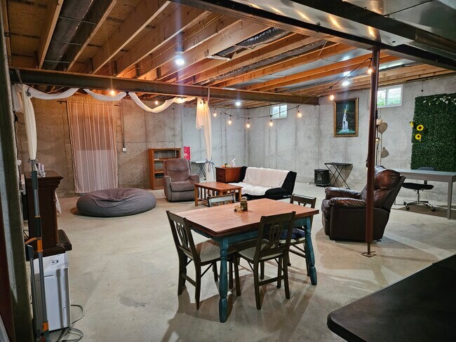 sala de estar - 1111 Montserrat Park Rd