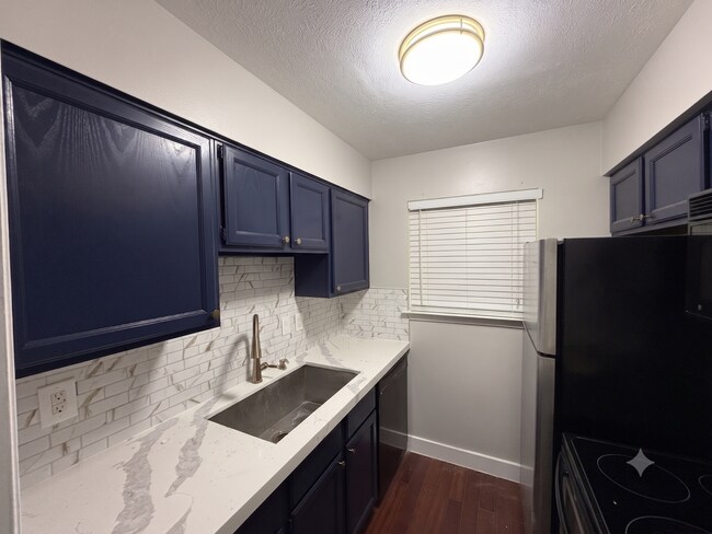 Foto del edificio - 3921 Inwood Rd