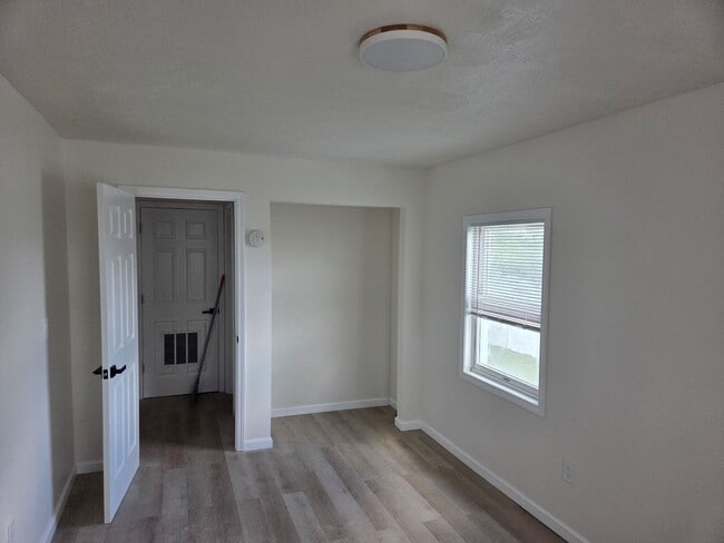 Photo - 108 Ball St Apartment