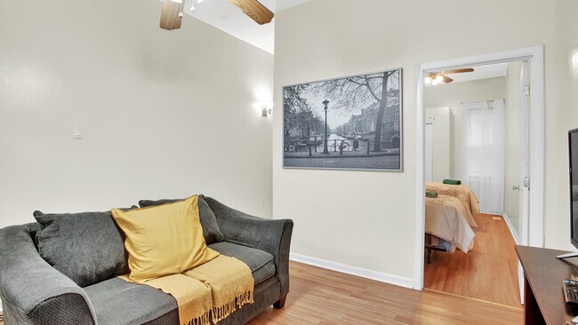 Building Photo - 708 S 19th St