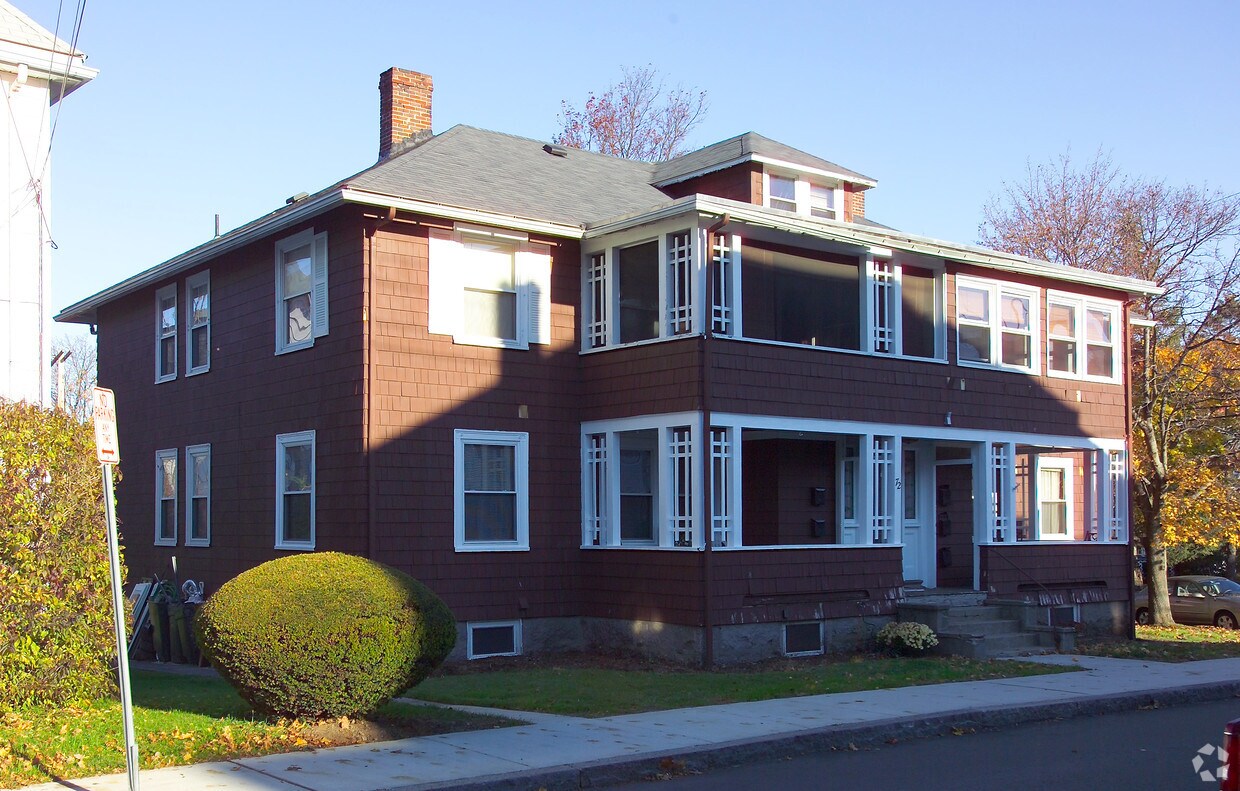 Foto del edificio - 72 Merrymount Rd