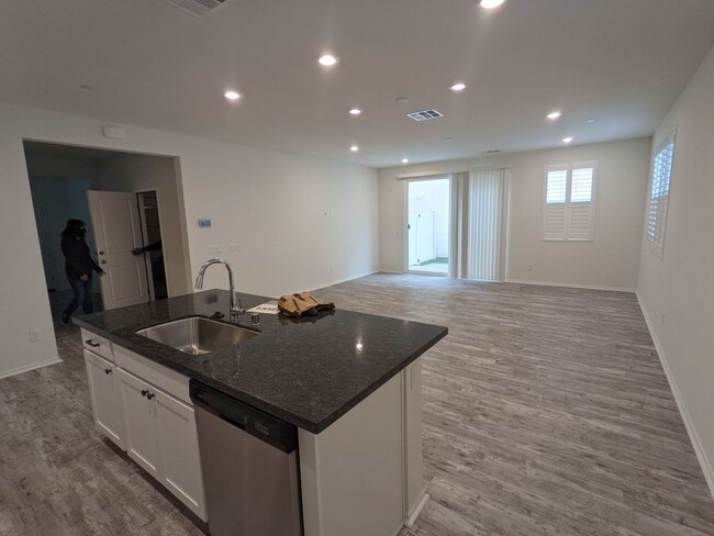 Building Photo - *MOVE-IN SPECIAL* Beautiful 3 Bedroom, 2.5...