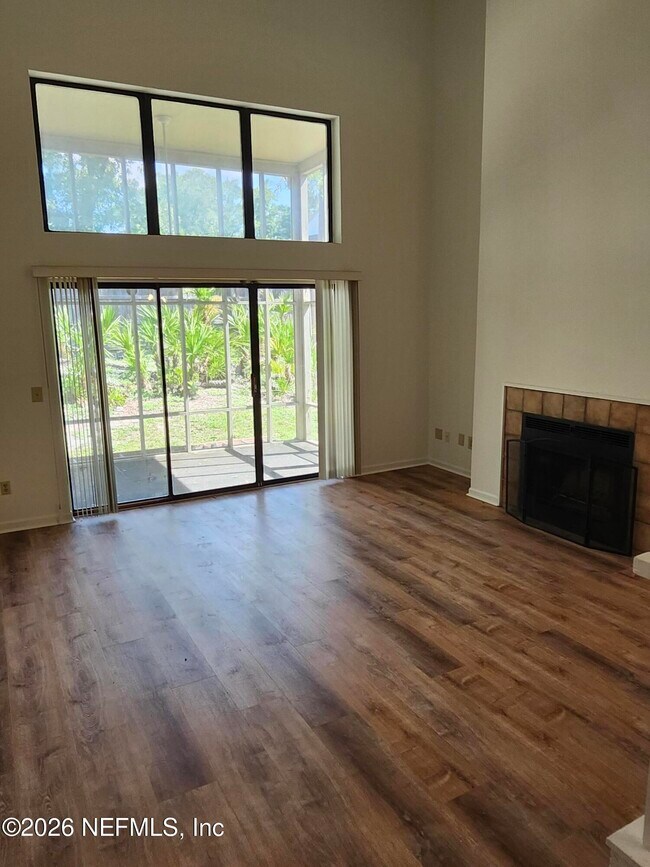 Building Photo - 2706 Wood Hill Dr