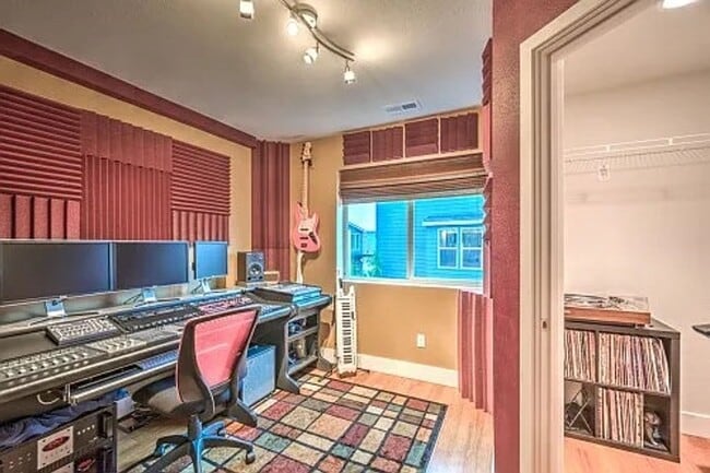 Foto del edificio - Stylish & Updated Home – 3BR/205BA, AC, Ne...