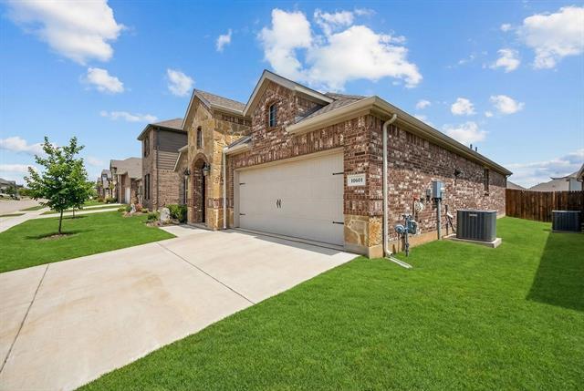 Building Photo - 10601 Autumn Leaves Ln