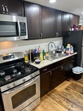 Building Photo - 2342 W 18th Pl