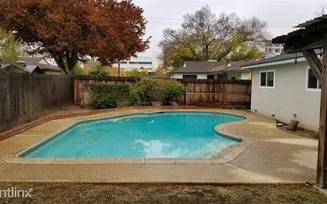 Building Photo - recently remodeled home